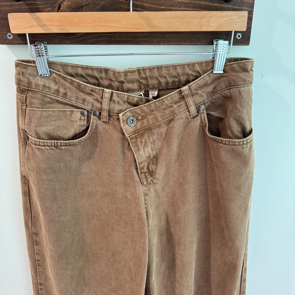 The Ragged Priest Alina Low Rise Baggy Brown Crossover Waist Jeans Size 26 - Picture 2 of 9